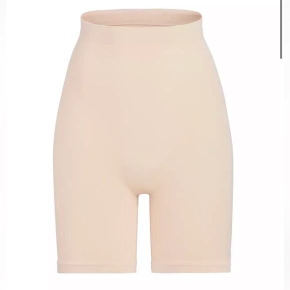 Skims Sculpting Short Above The Knee With Open Gusset- Clay - Picture 1 of 6